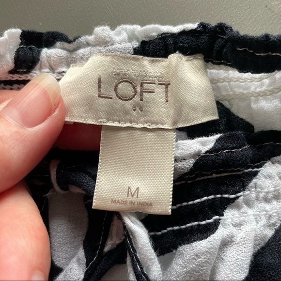 Loft Zebra Print Cotton Blouse Keyhole Tie Neck Size Medium - Picture 7 of 10